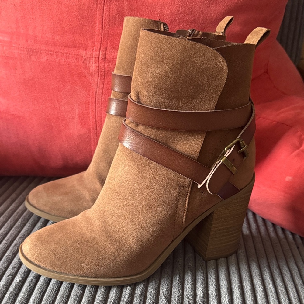 Madden Girl Tan Heeled Boots with Buckle
